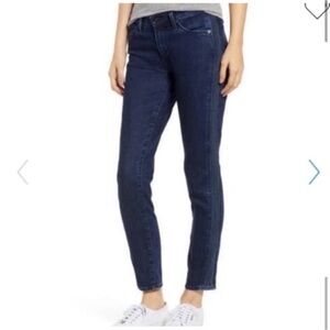 Ag Adriano Goldschmied The Prima Ankle
Pintucked cigarette jeans size 26